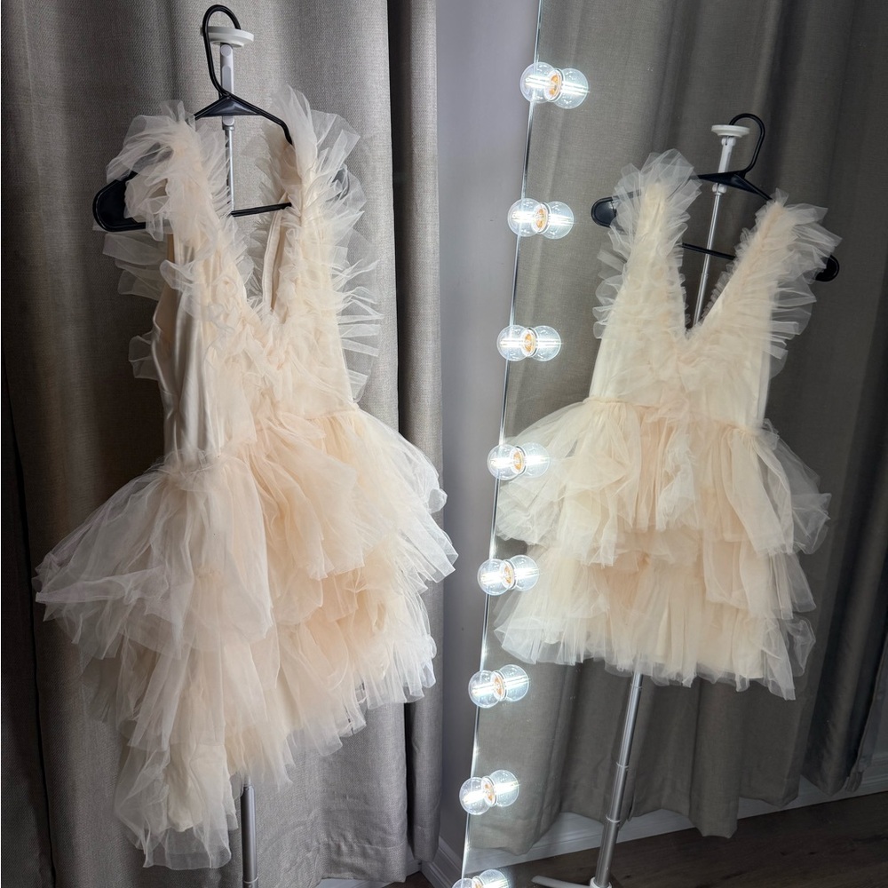 Elegant Cream Tulle  Dress size medium